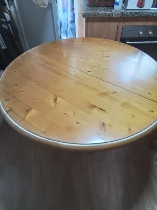 Mesa redonda madera y 3 sillas