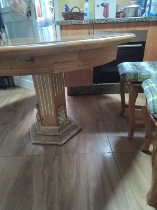 Mesa redonda madera y 3 sillas