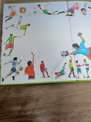 Lot 2 llibres "Busca i troba" - Futbol i Hípica