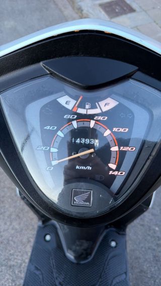 Honda Vision 110cc Scooter 2014