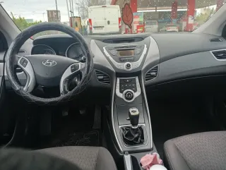 Hyundai Elantra 2011