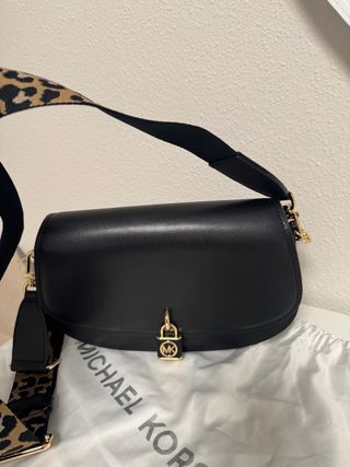 Bolso  Michael Kors Negro con Correa Animal Print