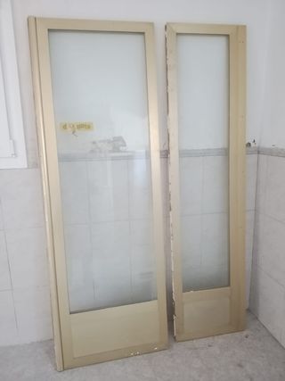 Puerta de cristal escaparate