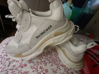 Zapatillas deportivas talla 42 originales unisex .