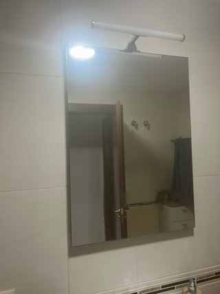 Lavabo colgante con mueble y espejo