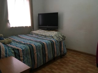 Alquiler de habitación grande a chica sola.