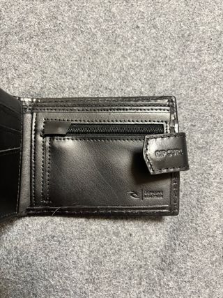 Cartera negra de piel Ripcurl