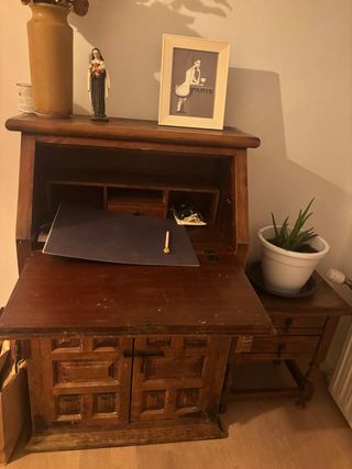 Escritorio bureau antiguo y mesita de regalo