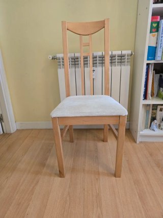 Silla beige estilo deco madera haya tela