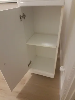 Estantería de baño alta blanca