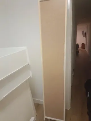 Estantería de baño alta blanca