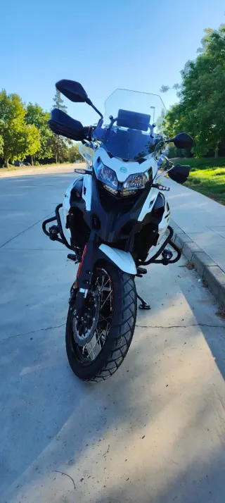 Benelli TRK 502X 2025 Blanca