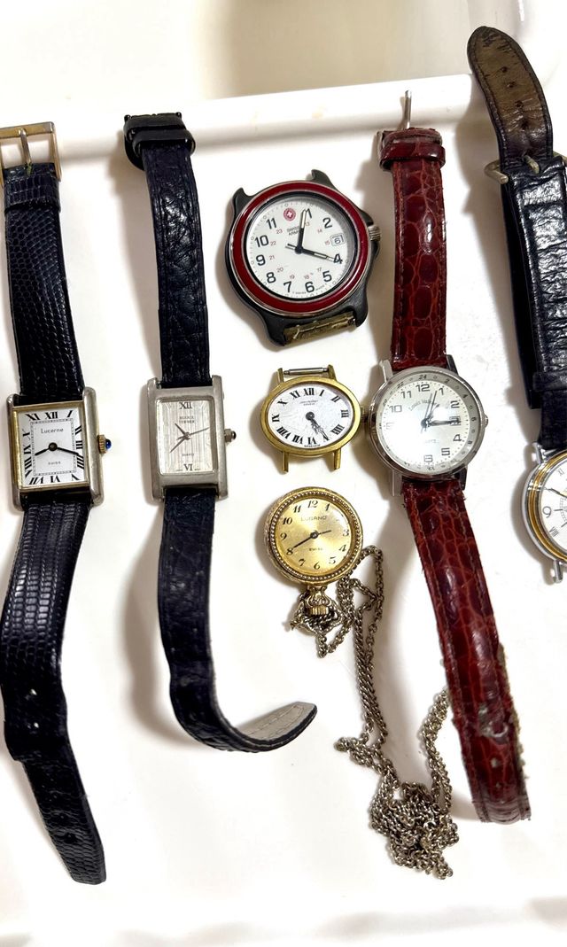 Lote 11 relojes (2 nuevos) hombre y mujer