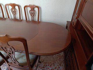 Mesa de salón extensible de madera y 6 sillas