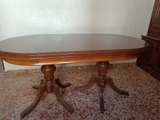Mesa de salón extensible de madera y 6 sillas