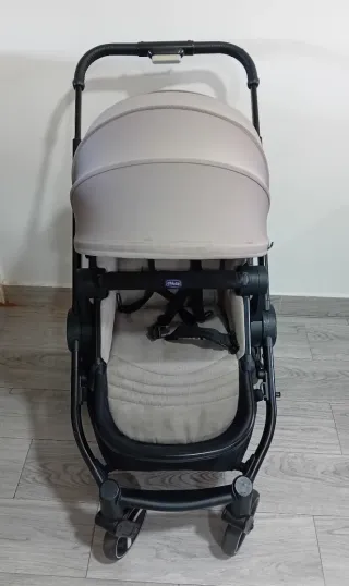 Carro de bebé Chicco con capazo y saco