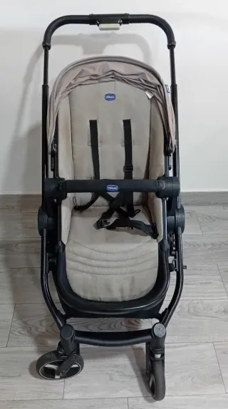 Carro de bebé Chicco con capazo y saco