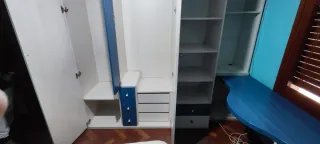 Armario amplio con librería, escritorio y zapatero