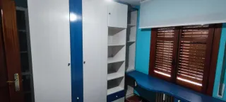 Armario amplio con librería, escritorio y zapatero