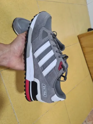はる Zapatillas Adidas ZX 750 Gris/Rojo de segunda mano por 42 EUR en