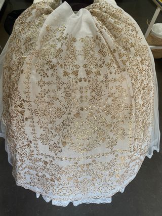 CHOLLO!!!Manteletas de muselina y oro a estrenar
