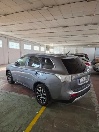 Mitsubishi Outlander 2015