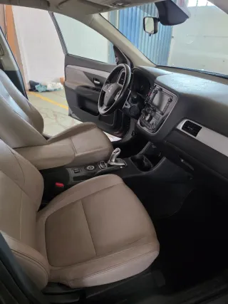 Mitsubishi Outlander 2015