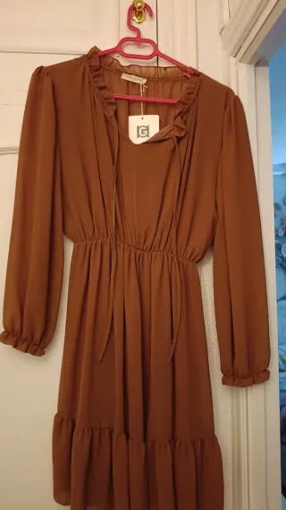 Lola Casademunt Trench Negra.