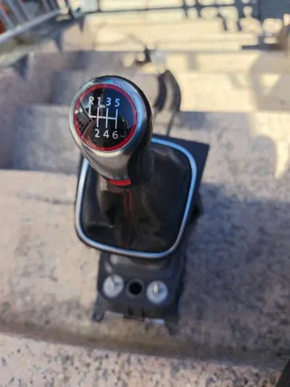 Palanca y pomo golf 6 gti