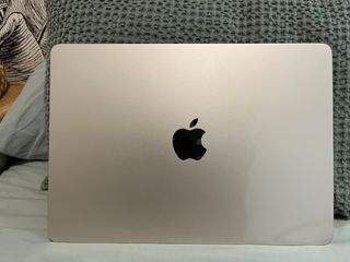 MacBook Air M2 Starlight 2022
