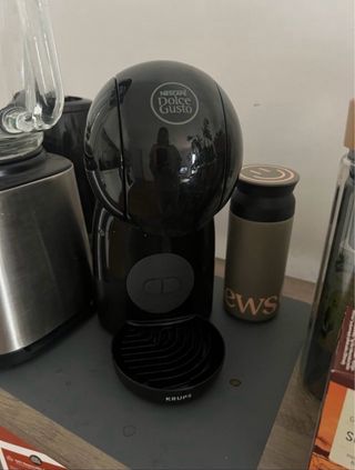 Cafetera Dolce Gusto con Adaptador de Cápsulas