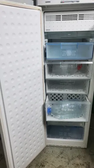 Congelador Vertical Siemens 170x60