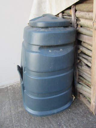 Compostiera da giardino in plastica