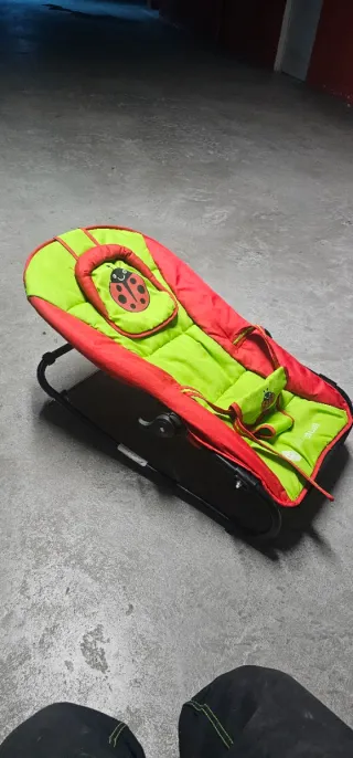 Hamaca para bebé con diseño de mariquita