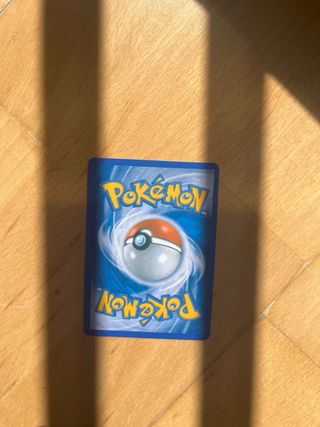 Carta Pokémon Pikachu Surf VMAX