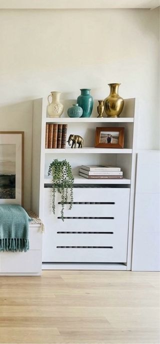 Mueble Cubre Radiador Blanco con Estantes