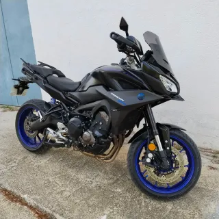 Yamaha Tracer 9 Negra y Azul