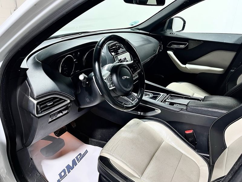Jaguar F-Pace 2017, foto 15