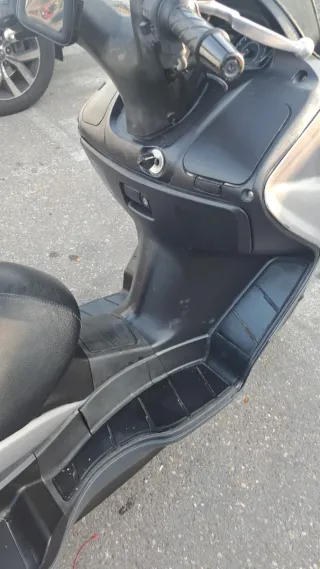 Suzuki Burgman Gris Plata 20 klm