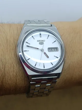 Reloj Seiko 5 Automático Plata/Blanco