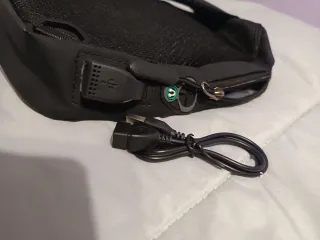 Mochila negra de lateral muy completa medidas30×20