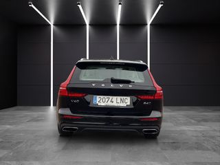 VOLVO V60 V60 2.0 B4 (D) AWD Cross Country AUTO