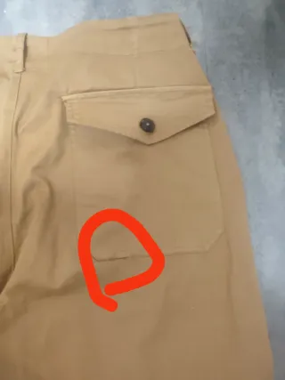 Pantalón cargo beige