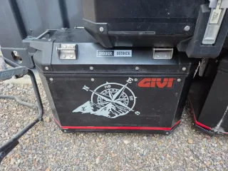 Maletas Givi Outback Trekker Vstrom