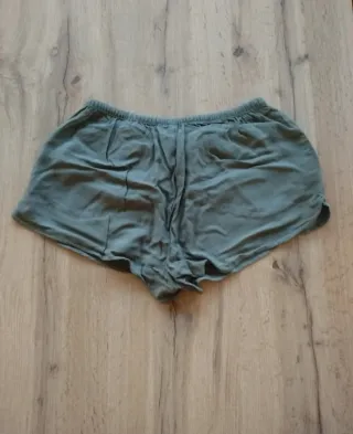 Pantaloni corti verdi
