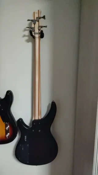 Bajo Eléctrico Yamaha TRBX504 Negro