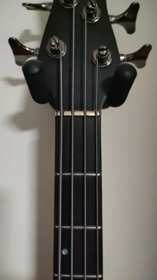 Bajo Eléctrico Yamaha TRBX504 Negro