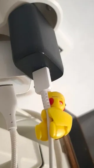 Protector Cable Pikachu