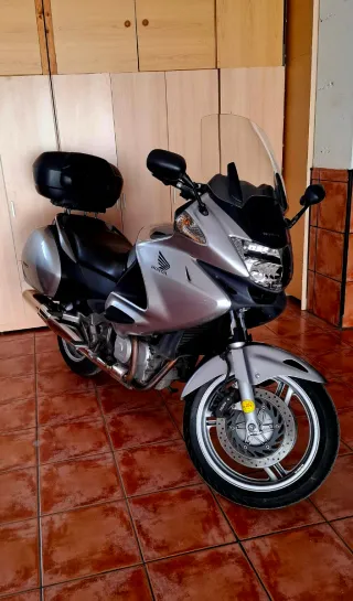 Honda Deauville 700 Plata
