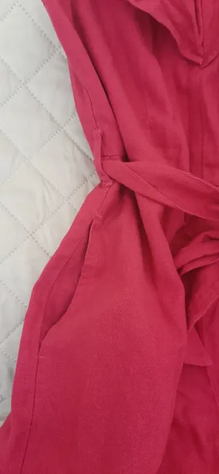 Mono fucsia con cinturón